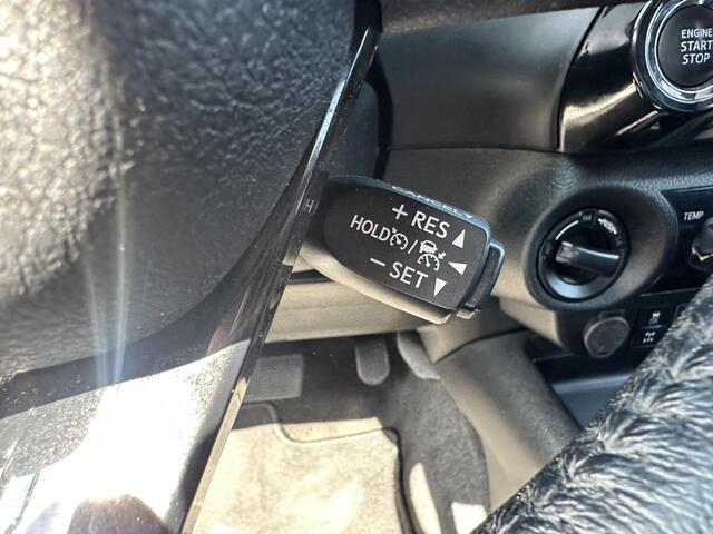 Toyota HI-LUX HiLux 2.4 D-4D Xtra Cab Professional