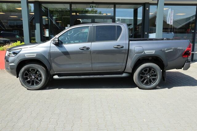 Toyota HI-LUX 2.8 D-4D DUBBEL CABIN INVINCIBLE HYBRIDE 48V A/T