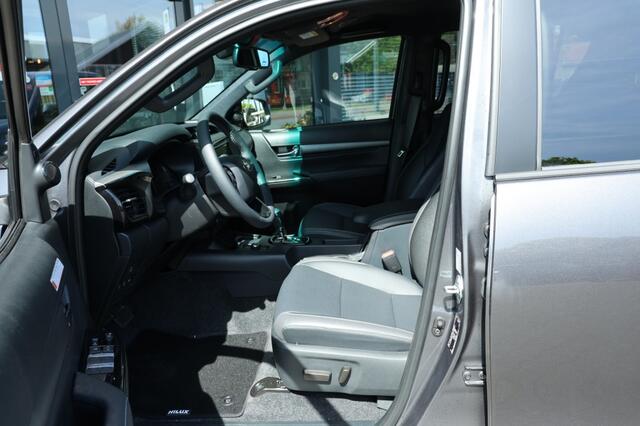 Toyota HI-LUX 2.8 D-4D DUBBEL CABIN INVINCIBLE HYBRIDE 48V A/T