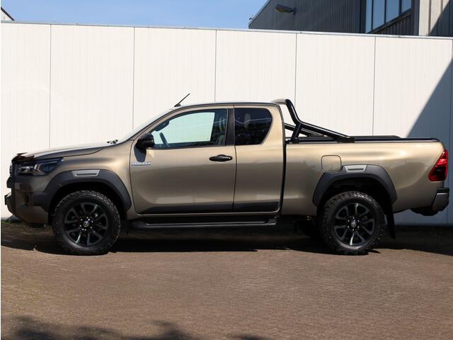 Toyota HI-LUX 2.8 D-4D Xtra Cab Invincible | Leder | Dealer onderhouden
