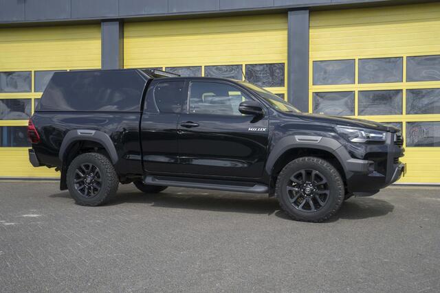 Toyota HI-LUX HiLux 2.8 D-4D Xtra Cab Invincible
