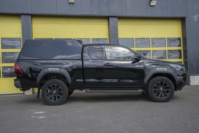 Toyota HI-LUX HiLux 2.8 D-4D Xtra Cab Invincible