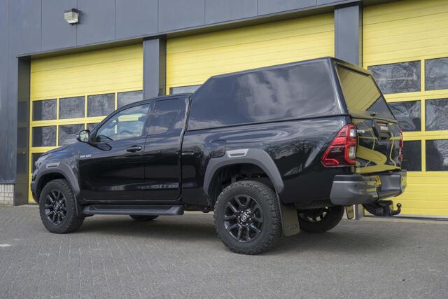 Toyota HI-LUX HiLux 2.8 D-4D Xtra Cab Invincible