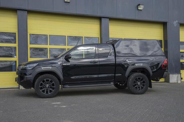 Toyota HI-LUX HiLux 2.8 D-4D Xtra Cab Invincible