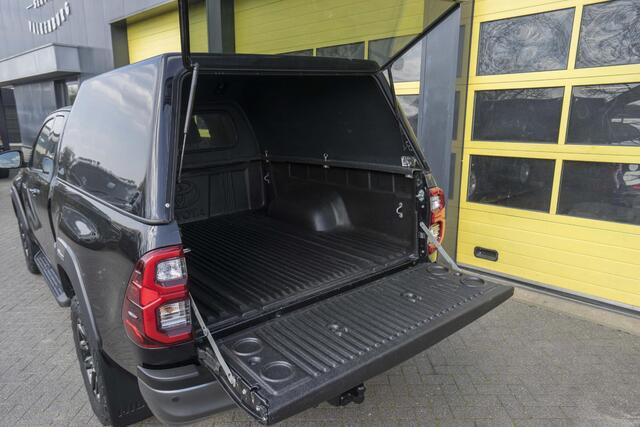 Toyota HI-LUX HiLux 2.8 D-4D Xtra Cab Invincible