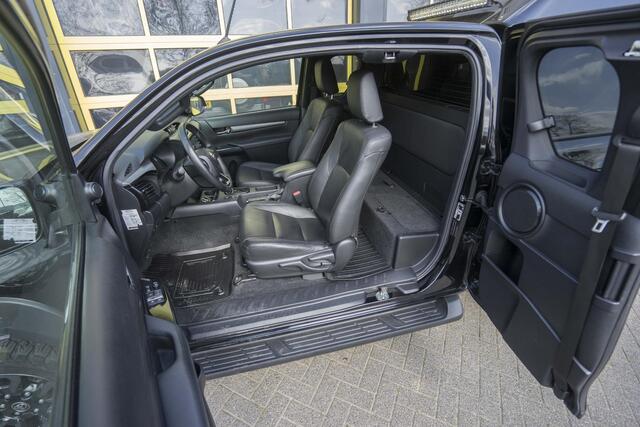 Toyota HI-LUX HiLux 2.8 D-4D Xtra Cab Invincible
