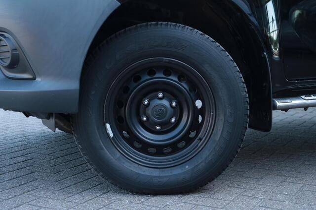 Toyota HI-LUX HiLux 2.4 D-4D-F Xtra Cab Comfort, Trekhaak, Airco