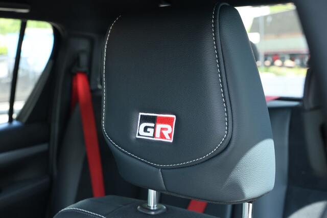 Toyota HI-LUX 2.8 D-4D DUBBEL CABIN GR SPORT A/T