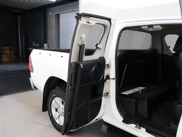 Toyota HI-LUX HiLux 2.4 D-4D-F 150 PK 4X4 XTRA CAB PROFESSIONAL EURO 6 + LEDER | AIRCO | CRUISE | TREKHAAK