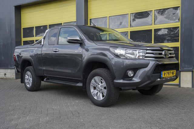 Toyota HI-LUX HiLux 2.4 D-4D-F Xtra Cab Professional