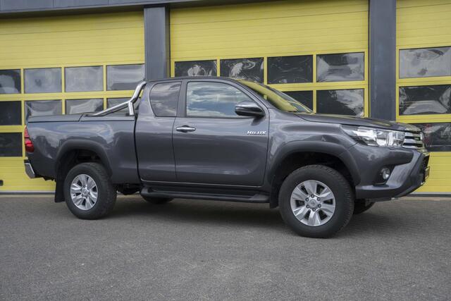 Toyota HI-LUX HiLux 2.4 D-4D-F Xtra Cab Professional
