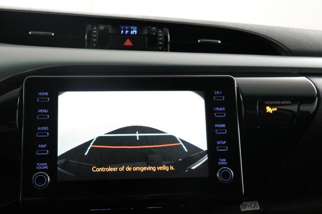 Toyota HI-LUX HiLux 2.4 D-4D Xtra Cab Professional | Apple CarPlay, Android Auto | Parkeercamera | Rollbar RVS |