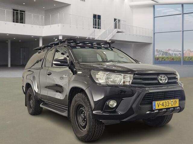 Toyota HI-LUX HiLux 2.4 D-4D-F Xtra Cab Professional
