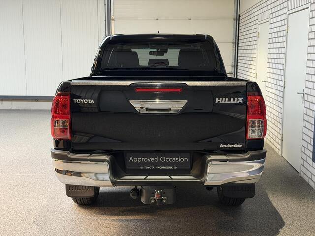 Toyota HI-LUX HiLux 2.4 D-4D-F Double Cab Invincible Van