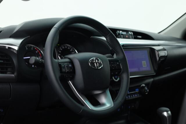 Toyota HI-LUX HiLux 2.4 D-4D Double Cab Challenger | "VAN" | Automaat | Grijs kent. | Trekhaak | Camera | Adapt. Cruise | Apple CarPlay