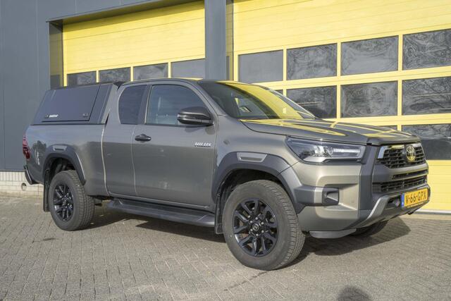 Toyota HI-LUX HiLux 2.8 D-4D Xtra Cab Invincible