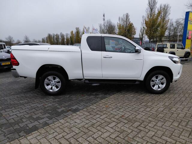 Toyota HI-LUX 2.4 D-4D 150PK CAMERA NAVI 1e EIGENAAR