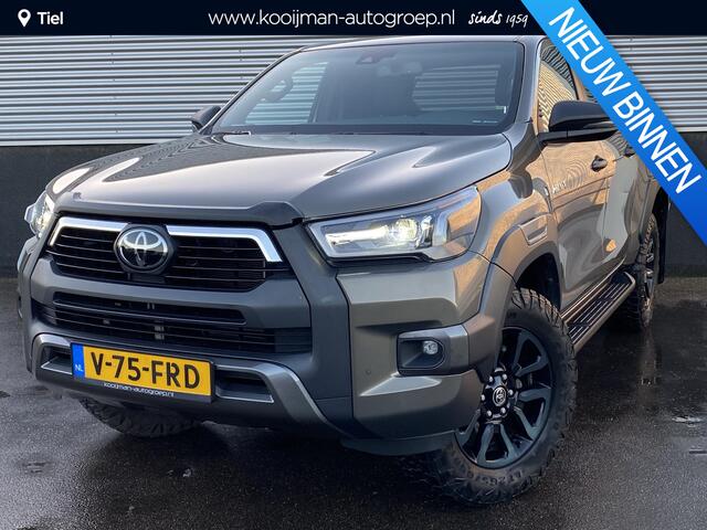 Toyota HI-LUX HiLux 2.8 D-4D Double Cab Invincible Automaat Nieuw geleverd, incl. o.a.: Gecoatte laadbak, trekhaak 13plg, stoelverwarming, achteruitrij camera, keyless, navigatie, Apple CarPlay/Android Auto, JBL Audio, NL-auto, boekjes compleet, 265/65R18 banden CST AT