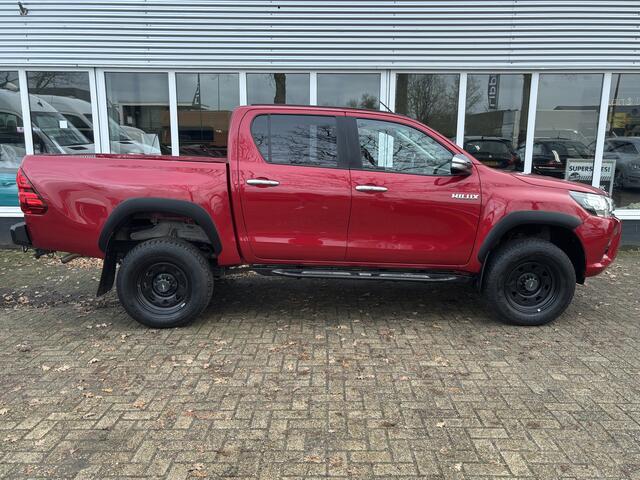 Toyota HI-LUX HiLux 2.4 D-4D-F Double Cab Professional | Automaat | Trekhaak | Stoelverwarming | Parkeer Camera