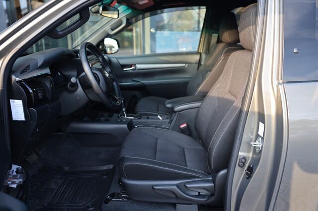 Toyota HI-LUX 2.4 D-4D X-TRA CAB INVINCIBLE A/T 4WD VAN MARGE ( BTW +BPM IS BETAALD )