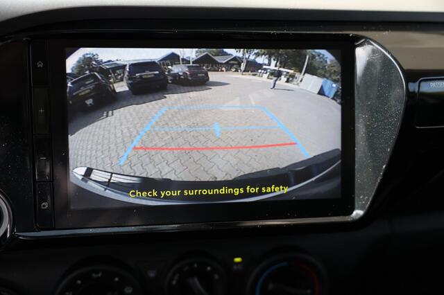 Toyota HI-LUX 2.4 D-4D DUBBEL CABIN COMFORT A/T 5 SITZ 4WD