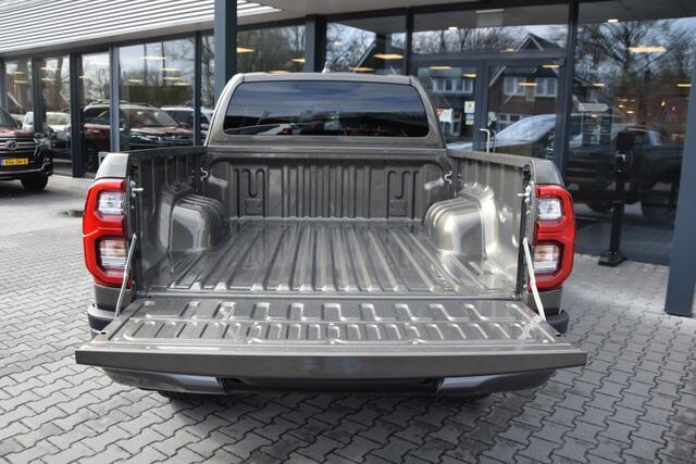 Toyota HI-LUX 2.8 D-4D X-TRA CAB INVINCIBLE A/T VAN