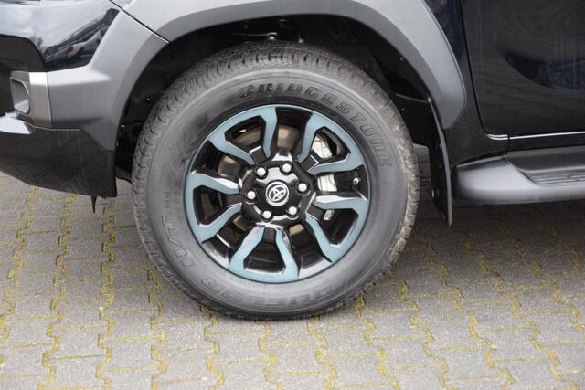 Toyota HI-LUX 2.8 D-4D X-TRA CAB INVINCIBLE A/T VAN