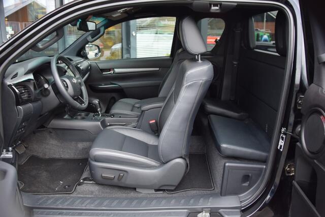 Toyota HI-LUX 2.8 D-4D X-TRA CAB INVINCIBLE A/T VAN