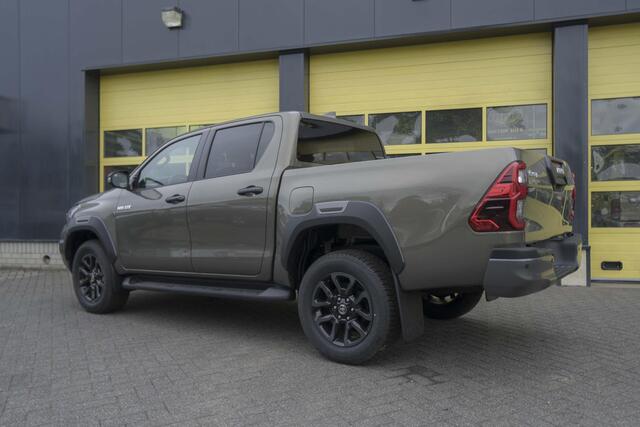 Toyota HI-LUX HiLux 2.8 D-4D Double Cab Hybrid Invincible JBL Camera