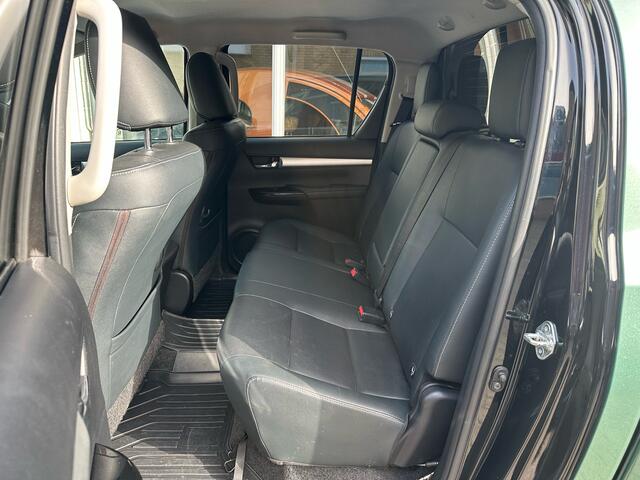 Toyota HI-LUX HiLux 2.4 D-4D-F DC Exec.