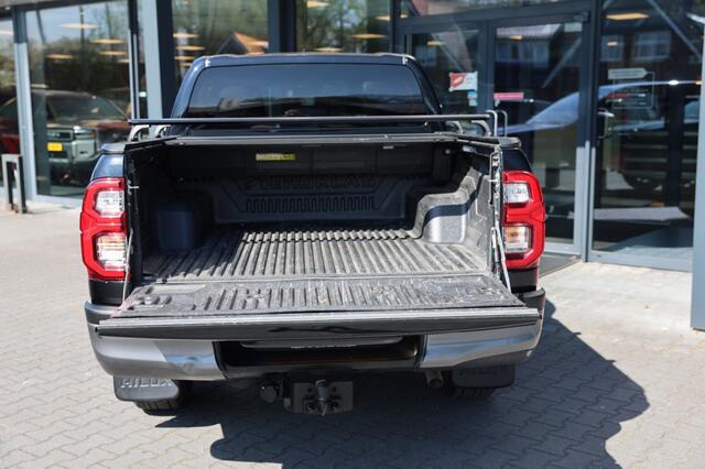 Toyota HI-LUX 2.8 D-4D DUBBEL CABINE INVINCIBLE A/T 4WD 2 ZITS VAN