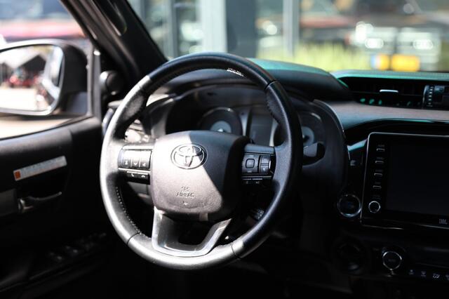 Toyota HI-LUX 2.8 D-4D DUBBEL CABINE INVINCIBLE A/T 4WD 2 ZITS VAN