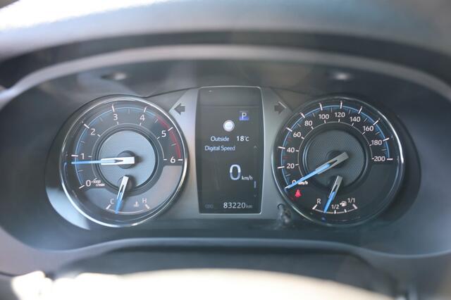 Toyota HI-LUX 2.8 D-4D DUBBEL CABINE INVINCIBLE A/T 4WD 2 ZITS VAN