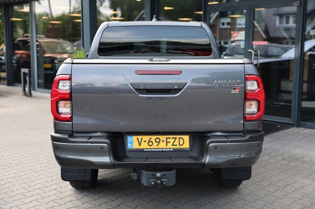 Toyota HI-LUX 2.8 D-4D DUBBEL CABIN GR SPORT A/T 2 ZITS 4WD VAN