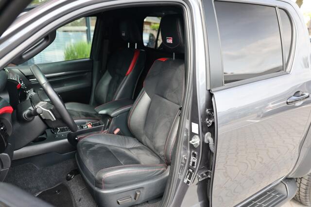 Toyota HI-LUX 2.8 D-4D DUBBEL CABIN GR SPORT A/T 2 ZITS 4WD VAN