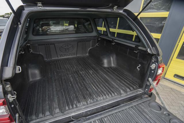 Toyota HI-LUX HiLux 2.8 D-4D Double Cab Invincible