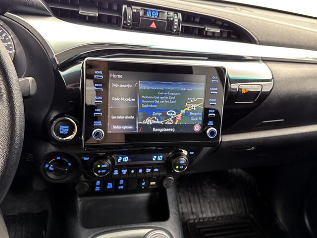 Toyota HI-LUX HiLux 2.8 D-4D Double Cab Professional 204pk Led Navigatie Camera 4x4 Stoelverwarming Lane assist