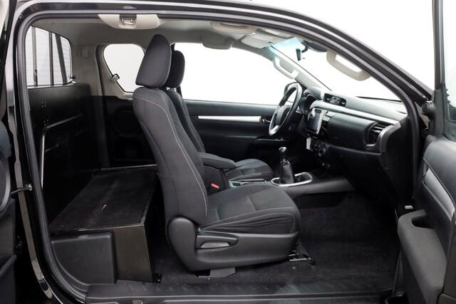 Toyota HI-LUX HiLux 2.4 D-4D-F 150pk E6 4X4 4WD Xtra Cab Professional Trekhaak 3500kg 01-2019