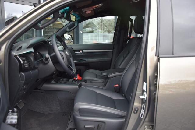 Toyota HI-LUX 2.8 D-4D DUBBEL CABIN 48V HYBRIDE INVINCIBLE A/T 4WD 2 ZITS VAN