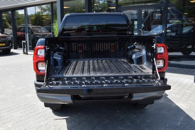 Toyota HI-LUX 2.8 D-4D DUBBEL CABIN 48V HYBRIDE INVINCIBLE A/T 4WD 2 ZITS VAN
