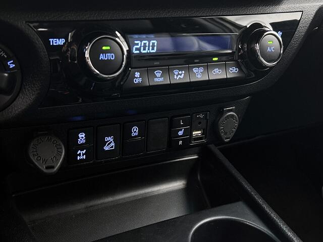 Toyota HI-LUX HiLux 2.8 D-4D Double Cab Invincible | MARGE AUTO | Trekhaak | Rollcover | Leder | JBL | 3.500 kg Trekgewicht |