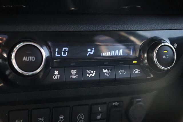 Toyota HI-LUX HiLux 2.4 D-4D-F Xtra Cab Challenger, Subwoofer, Leder, Hardtop, DAC, Stoelverwarming, Trekhaak, Camera!