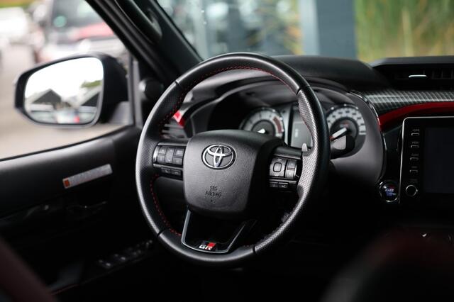 Toyota HI-LUX 2.8 D-4D DUBBEL CABIN GR SPORT A/T 2 ZITS 4WD VAN