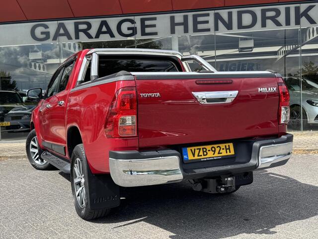 Toyota HI-LUX HiLux 2.4 D-4D-F Double Cab Executive | 5 Pers. | Trekhaak 3200KG | camera | Dab+ | Navi | 4WD | Lane Assist | Chrome Exterieur Bar |