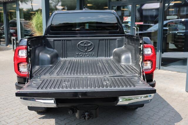 Toyota HI-LUX 2.8 D-4D DUBBEL CABIN PROFESSIONAL A/T 2 ZITS VAN 4WD