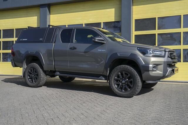 Toyota HI-LUX HiLux 2.8 D-4D Xtra Cab Invincible