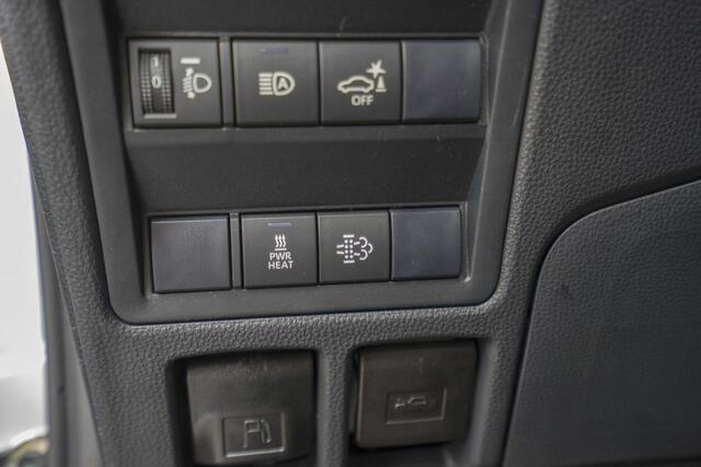 Toyota HI-LUX Hilux 2.8 D-4D MHEV Double Cab Auto 4WD Active