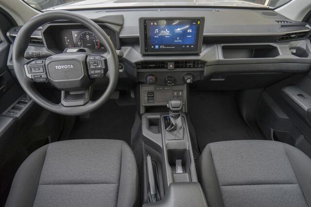 Toyota HI-LUX Hilux 2.8 D-4D MHEV Double Cab Auto 4WD Active