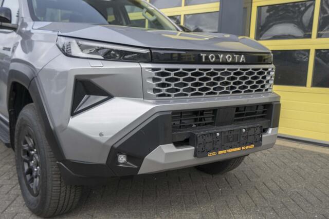 Toyota HI-LUX HiLux 2.8 D-4D MHEV Double Cab Auto 4WD Comfort