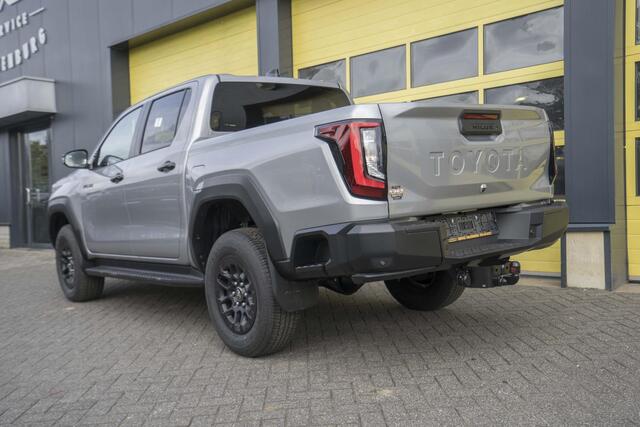 Toyota HI-LUX HiLux 2.8 D-4D MHEV Double Cab Auto 4WD Comfort